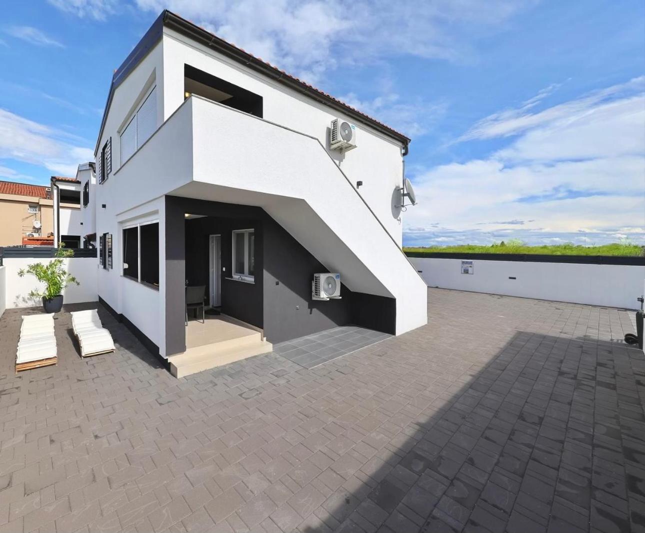 Apartments Rosini, 300M From The Beach With Shared Tavern And Bikes, Nin Luaran gambar