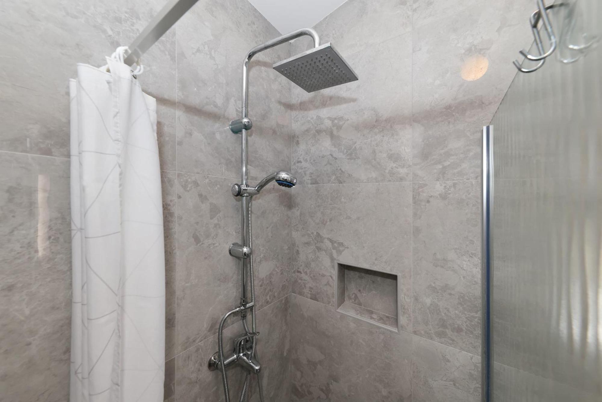 Apartments Rosini, 300M From The Beach With Shared Tavern And Bikes, Nin Luaran gambar
