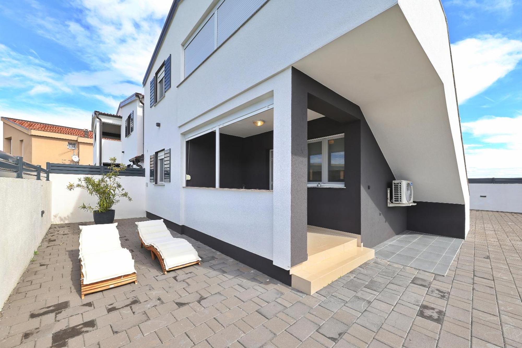 Apartments Rosini, 300M From The Beach With Shared Tavern And Bikes, Nin Luaran gambar