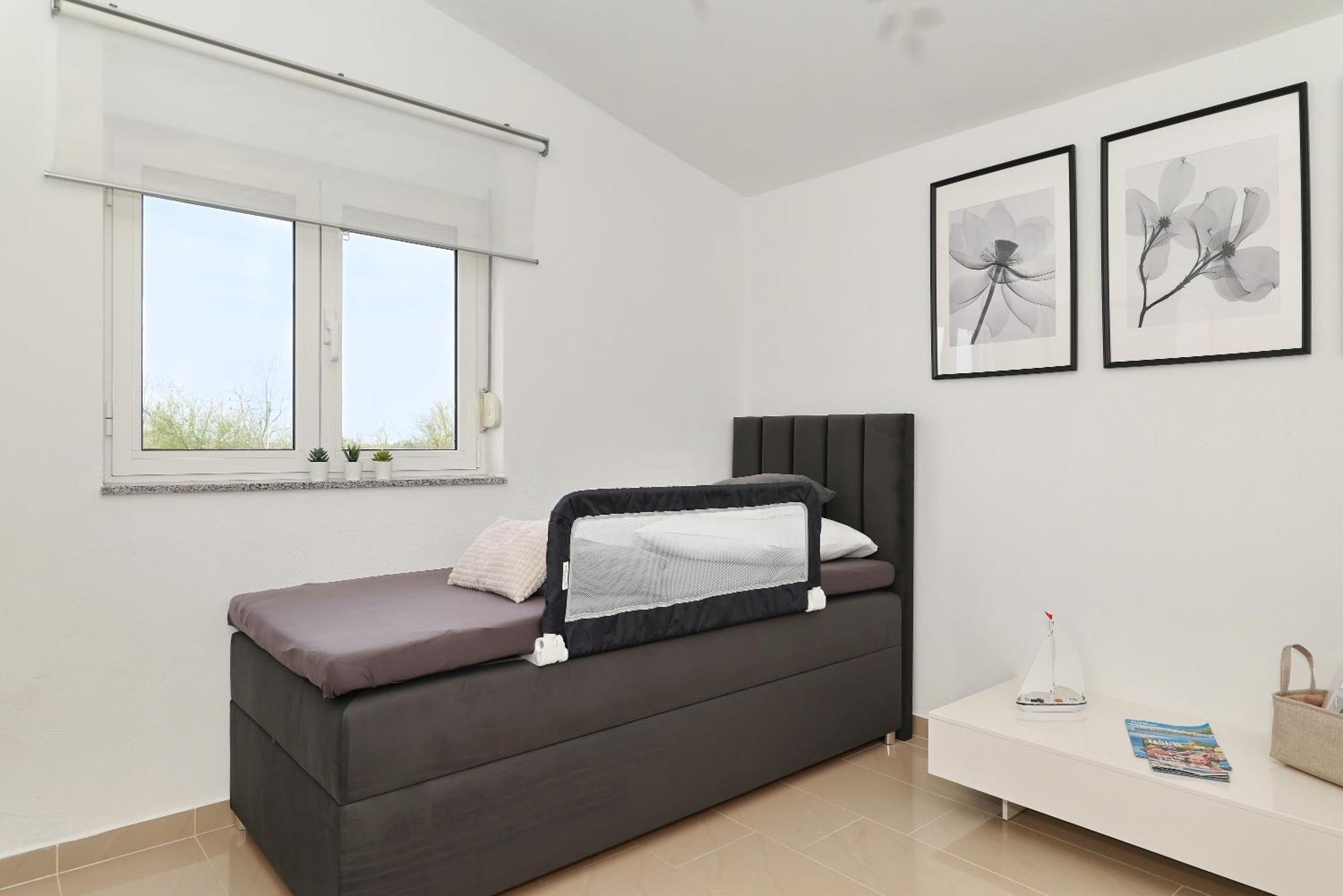 Apartments Rosini, 300M From The Beach With Shared Tavern And Bikes, Nin Luaran gambar